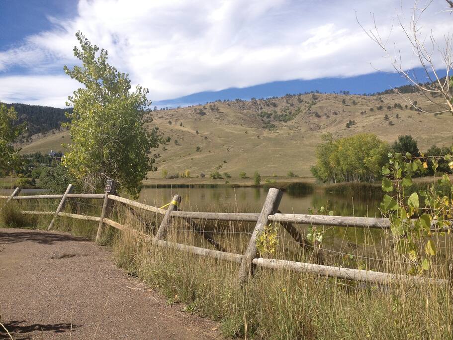 7-minute walk from the house to Wonderland Lake and miles of open space trails in one direction or shops & restaurants in the other