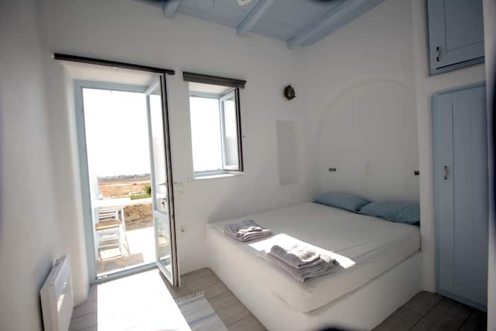 Dhomë gjumi dopio në apartamentin e vizitorëve