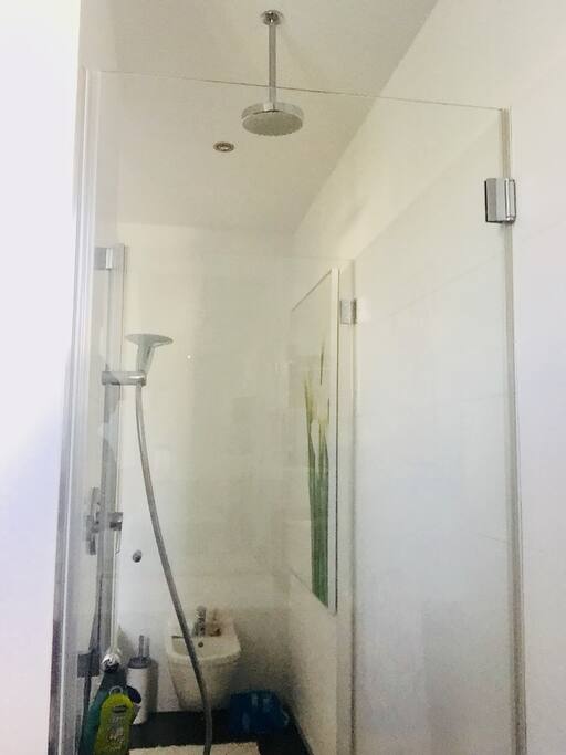 Shower with glas doors and both sides