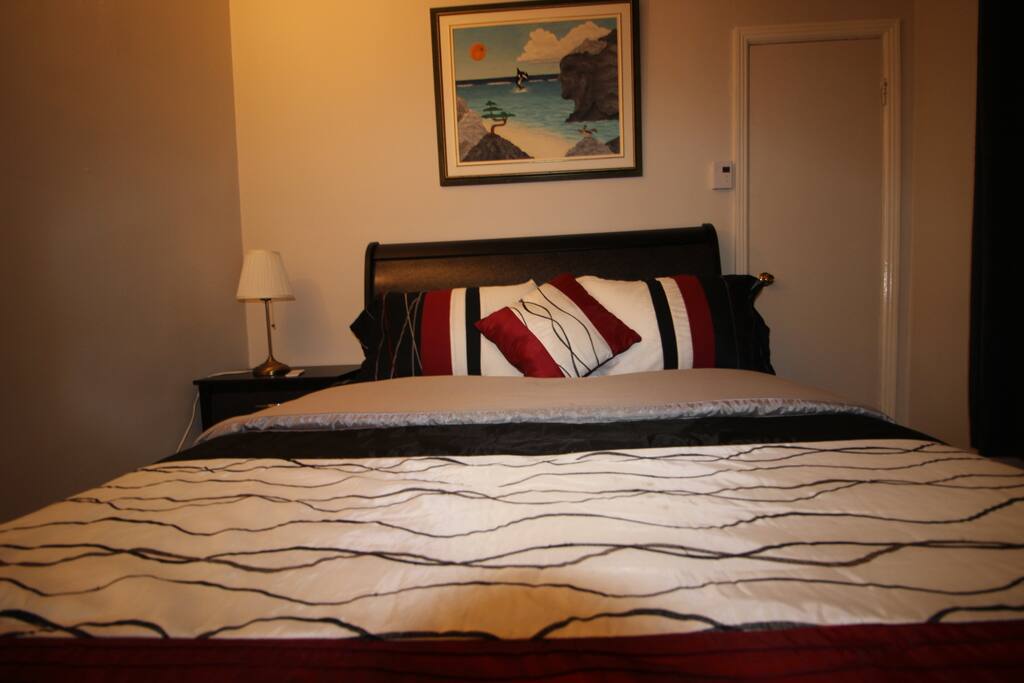 Bedroom 1 queen size bed