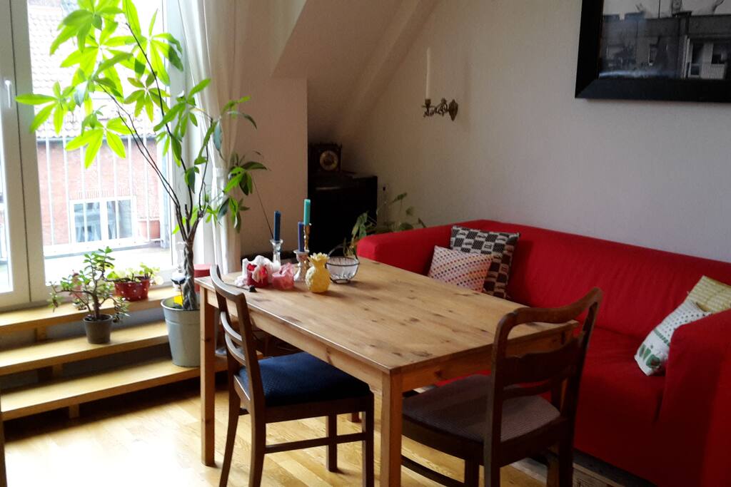 Große Wohnküche mit Balkon