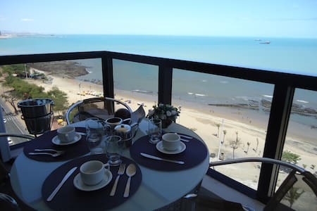 FABULOUS AND LUXURIOUS SEA VIEW FLAT