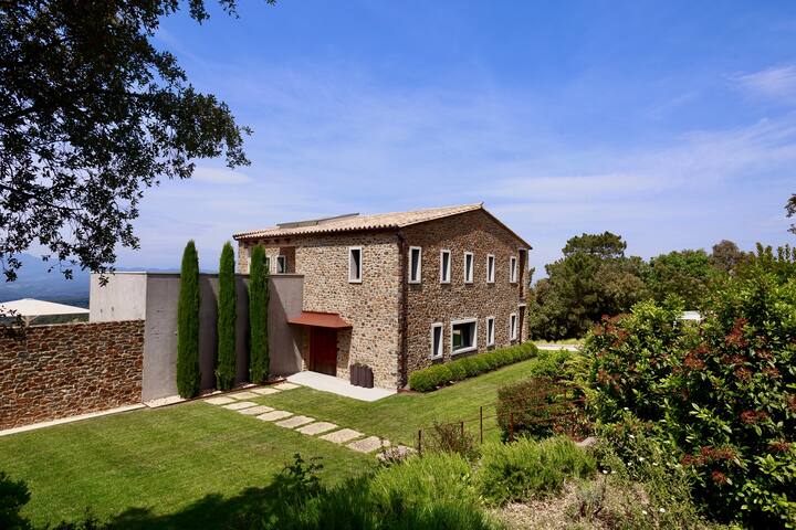 Girona Villa with Stunning Views gallery image 3