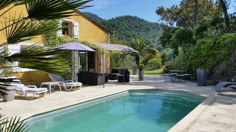 Comfortable villa with private pool and garden, 15 minutes from the sea