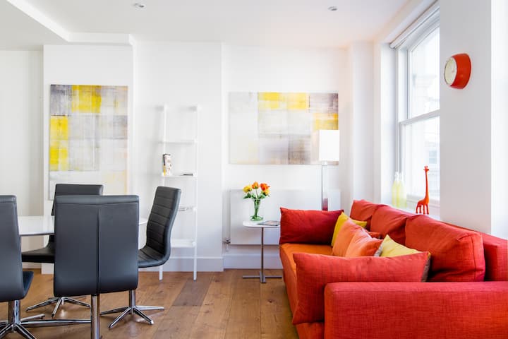 Unique Designers Home in Quiet Ambiance of Fancy Soho