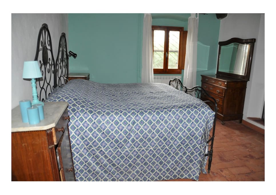 BLUE ROOM