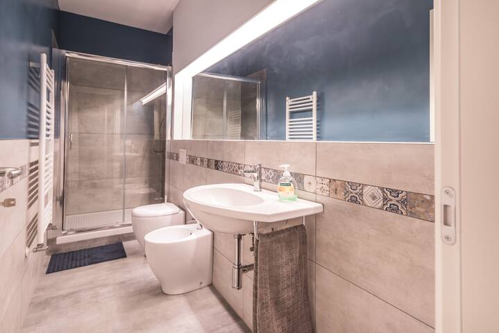 For LARGE groups/families at 100m from the DUOMO gallery image 4