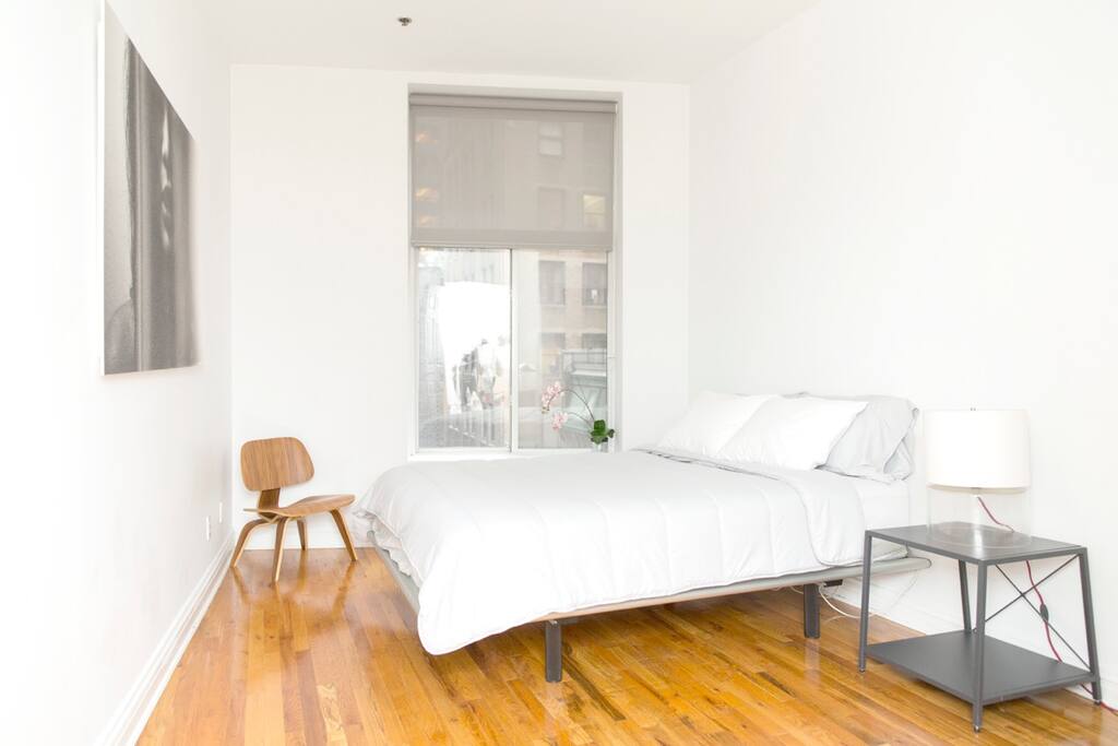 1st bedroom with a queen size bed