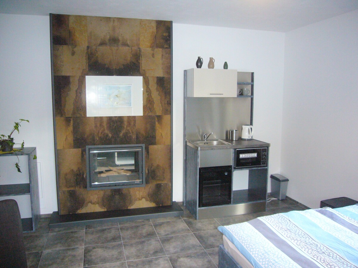 אח ומטבחון קטן