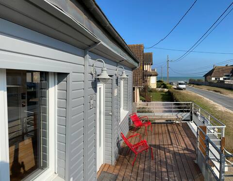 Maison les Roses facing the sea. Juno Beach.