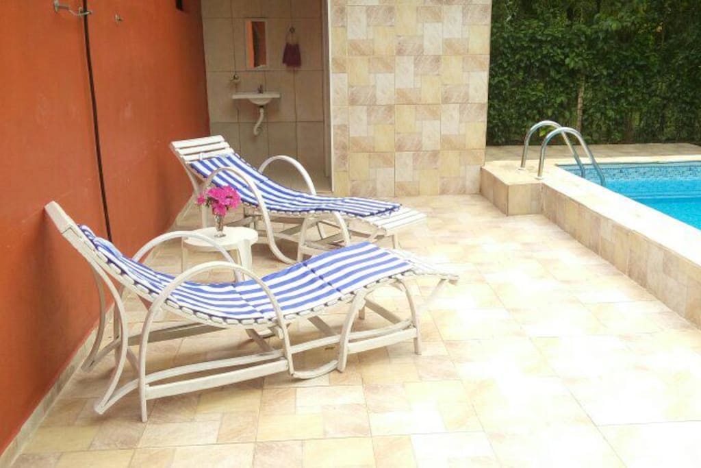 Espreguiçadeiras da piscina