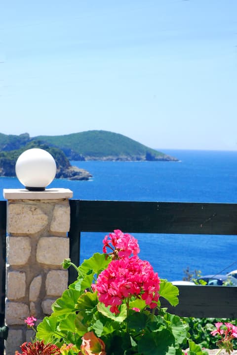 Kiki apartments in (URL HIDDEN) apt