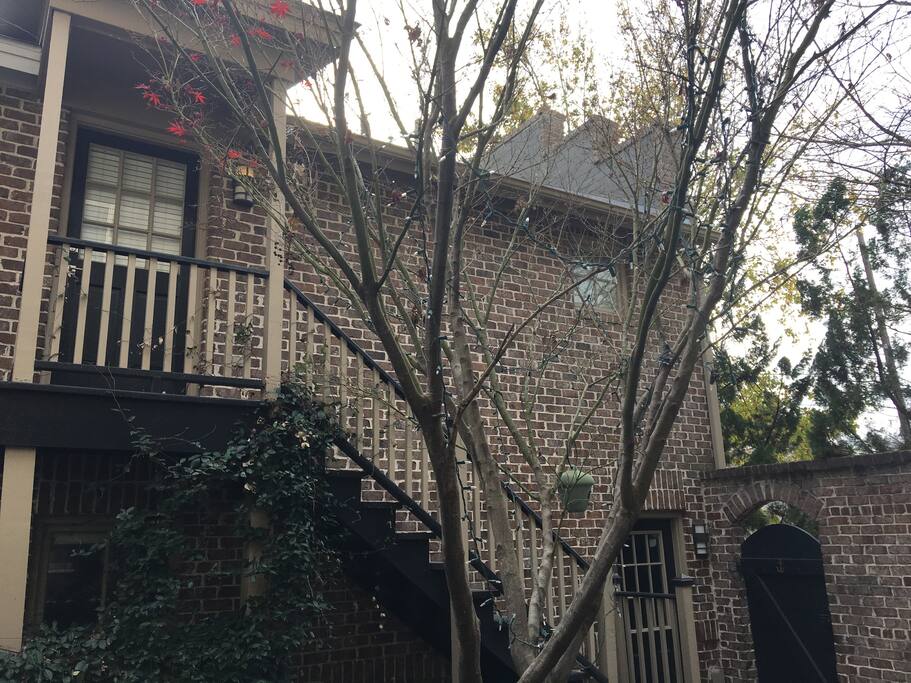 Private 2nd story entrance with keyless access.