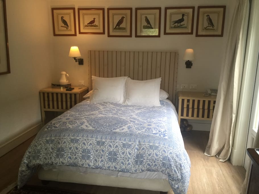 Queen size bed