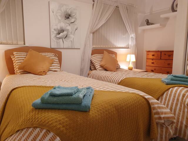 Nest4u Cosy Beautifully Decorated 2 Bed House Houses