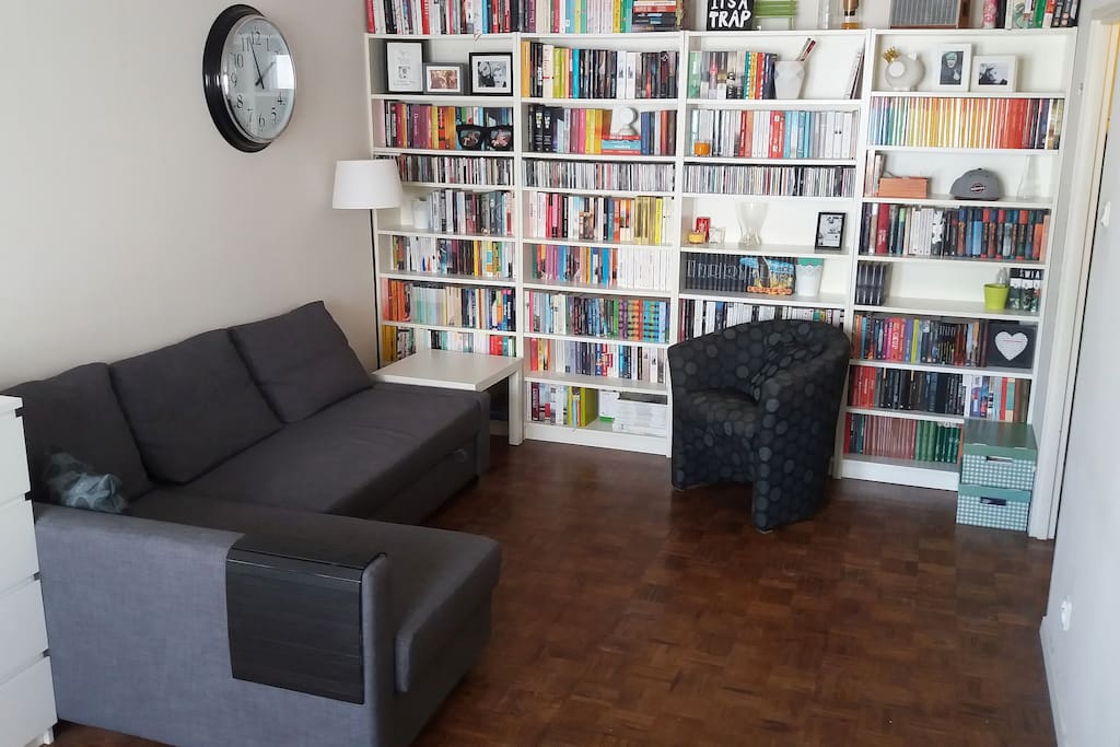 Bed, Books and Breakfast in Warsaw for 4 :)