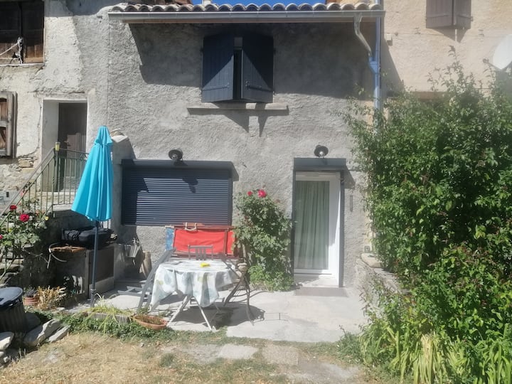 Maisonnette Esprit Campagne Rénovée Et Tranquille - Saint-André-les-Alpes