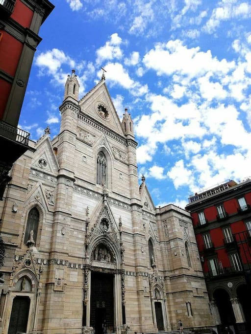 cattedrale a fianco al nostro palazzo
cathedral next our bulding