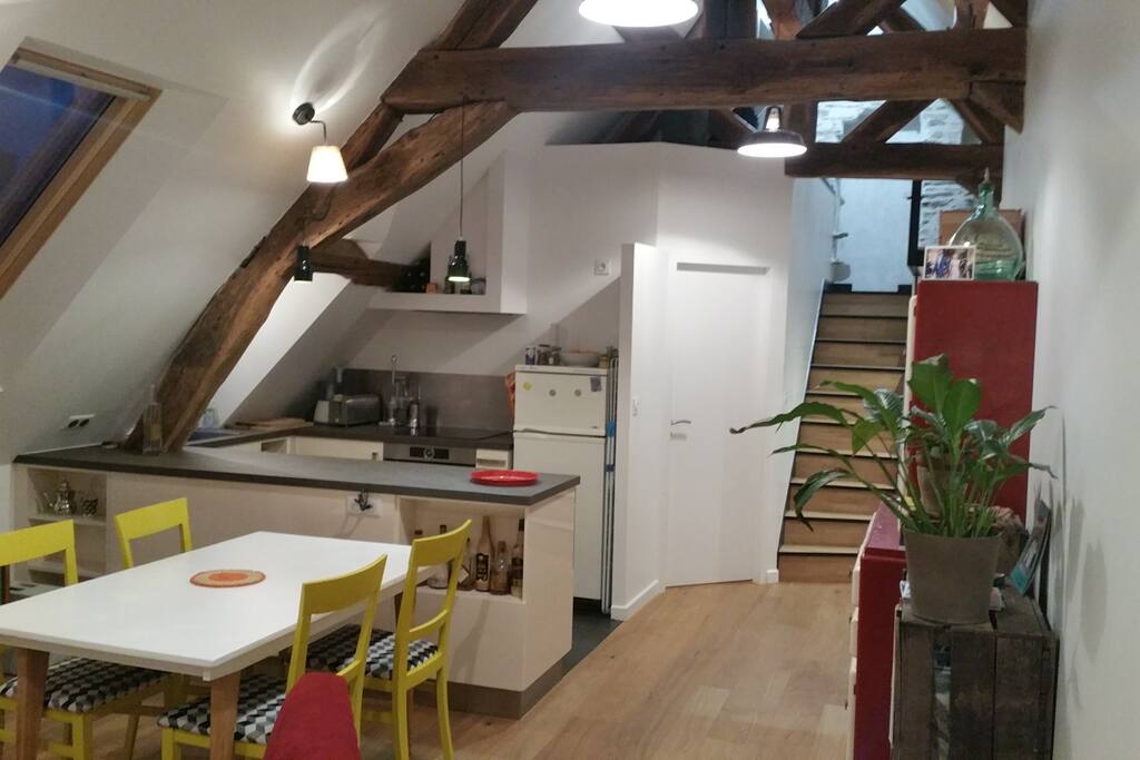 Vue de la cuisine depuis le séjour