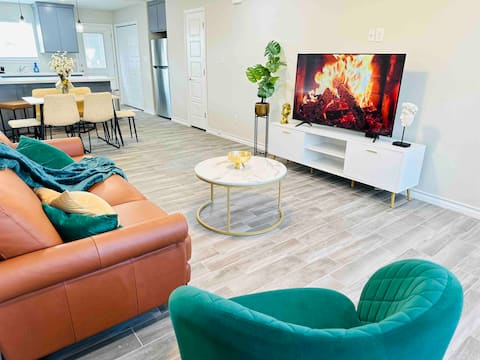 Modern New Duplex|King bed|Free parking|Wi-fi