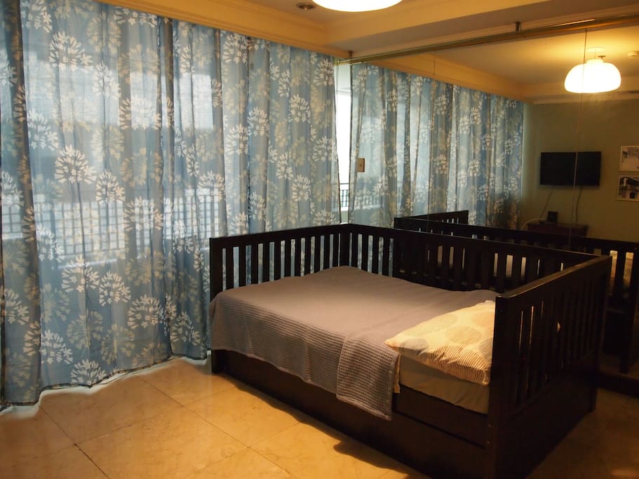 Bedroom with double bed and pull-out bed