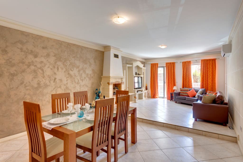 Open Plan Living/Dining Area