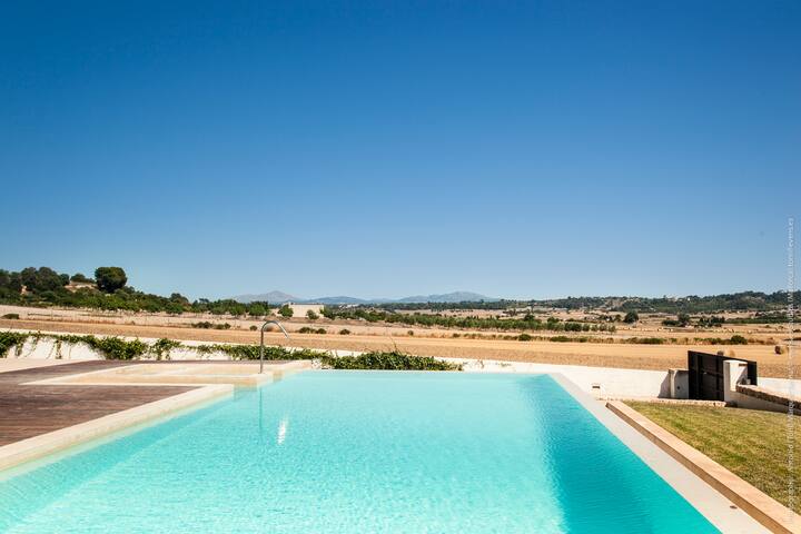 DALT SON MORRO , moderna villa con encanto. gallery image 2