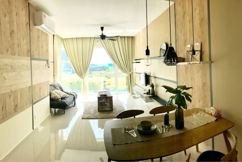 Dining & living room from
entrance view