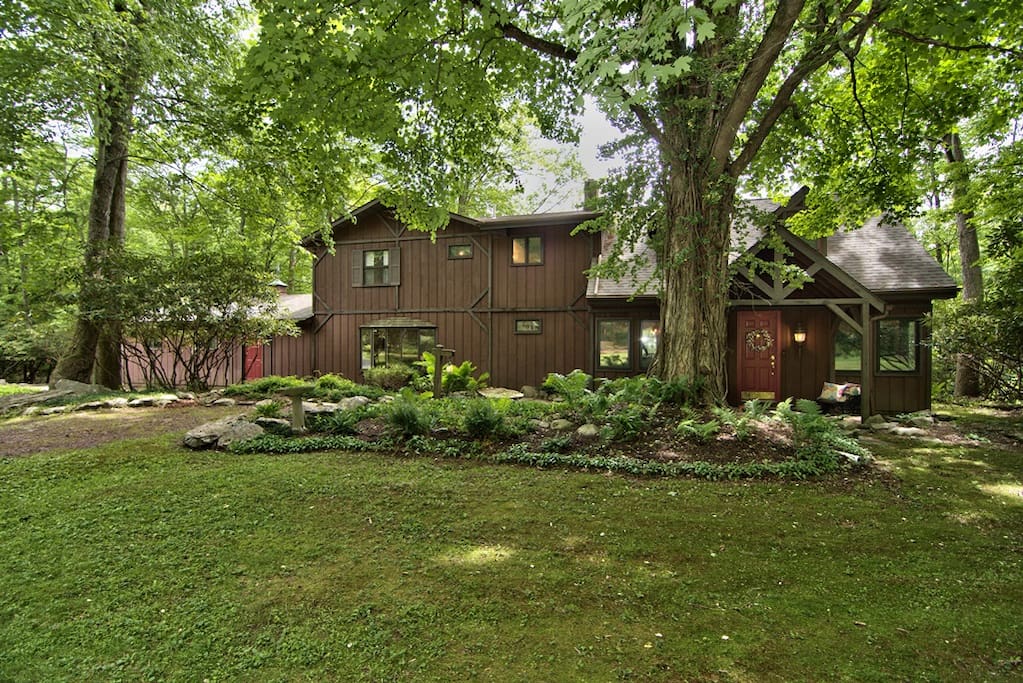 SERENE SANCTUARY Cabin w/ Creek Views! Cabins for Rent in