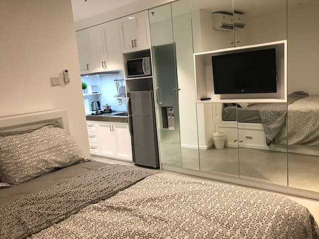 Modern & comfy studio in Thamrin CBD - B