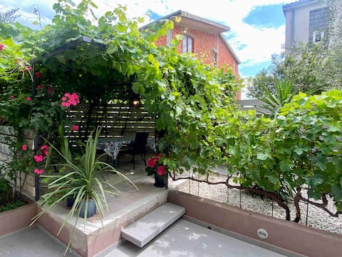 Cozy ground floor apartment