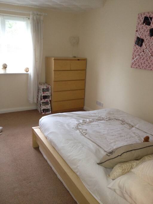 Large double bedroom