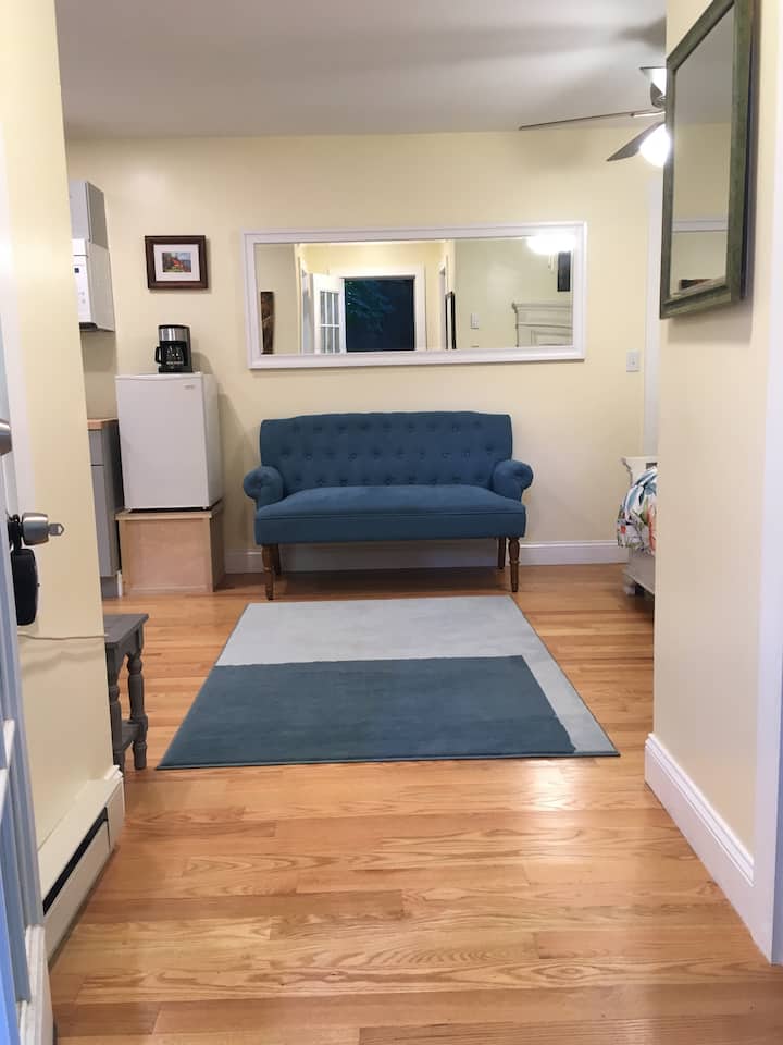 Წინა შესასვლელის ხედი.