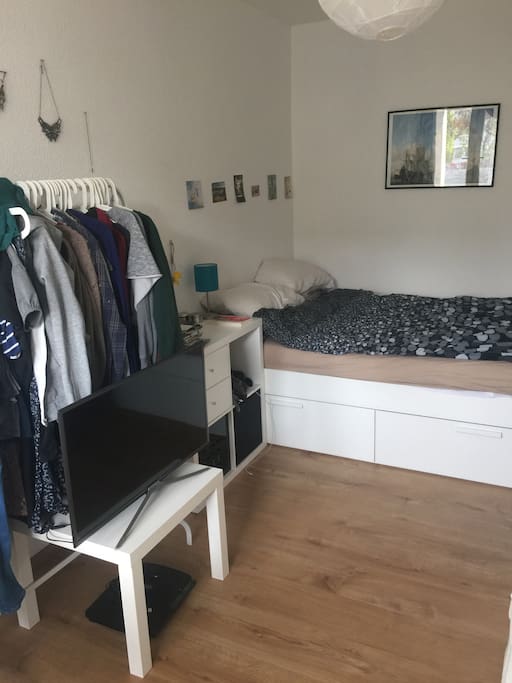 Double bed with high quality mattress less than 6 months old