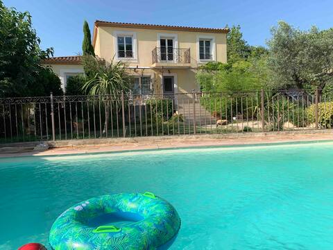 Charming Bastide by Canal du Midi near the sea