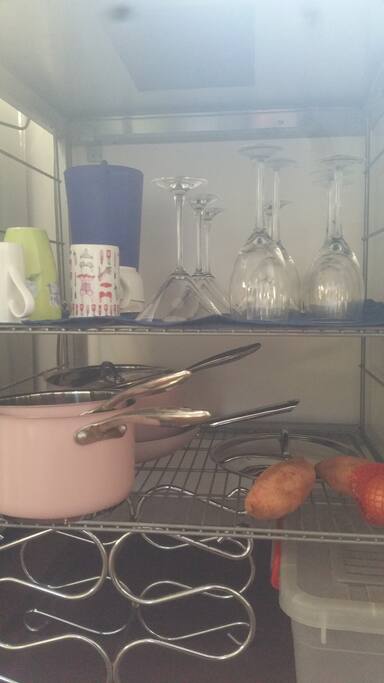 Fully equipped kitchen.