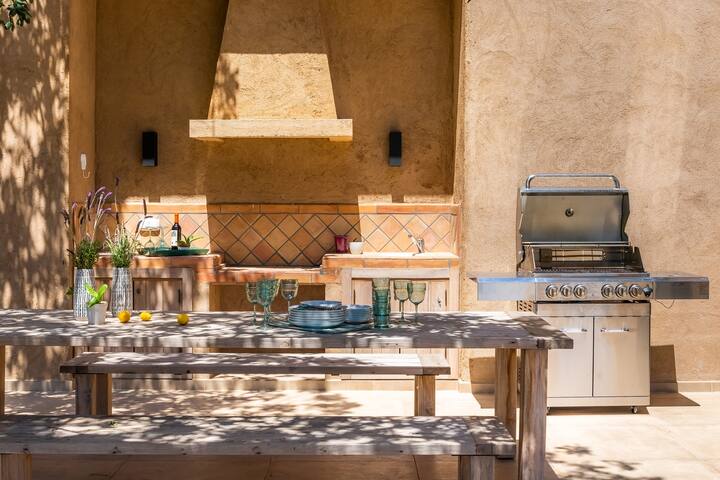 Beautiful modern Country Villa for families gallery image 3