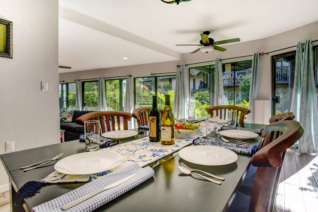 Mauna Kai condos 5A dining area