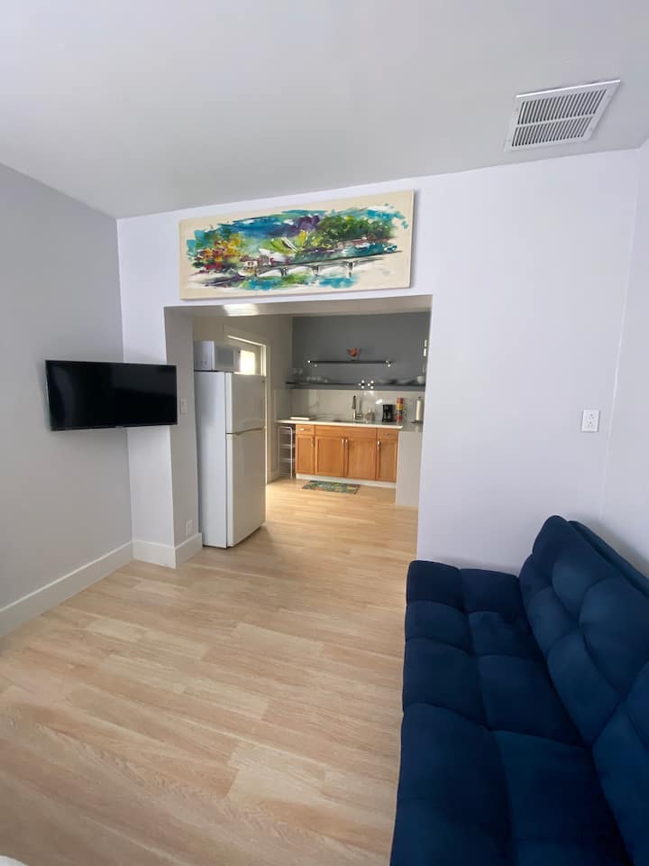 Private Studio, Private Patio, Washer &Dryer - Miami Springs, FL