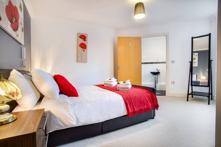 The Way 2 Bedroom En Suite Birmingham Centre Apatm Flats