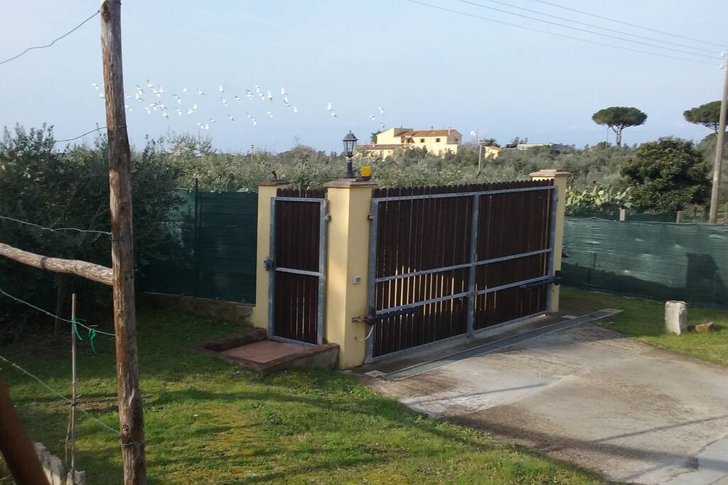 Cancello elettrico entrata propietà