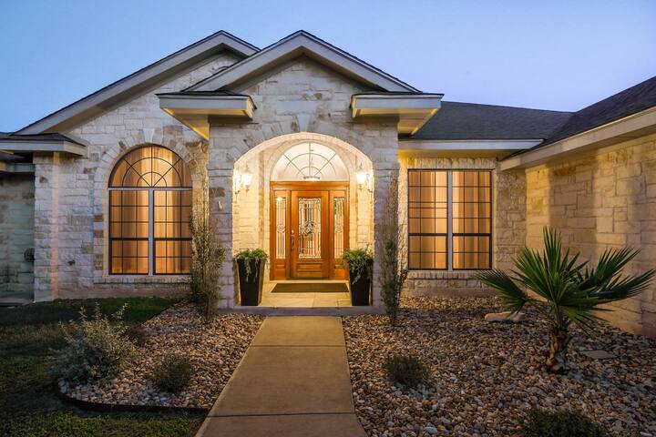 Live Oak Lodge gallery image 3