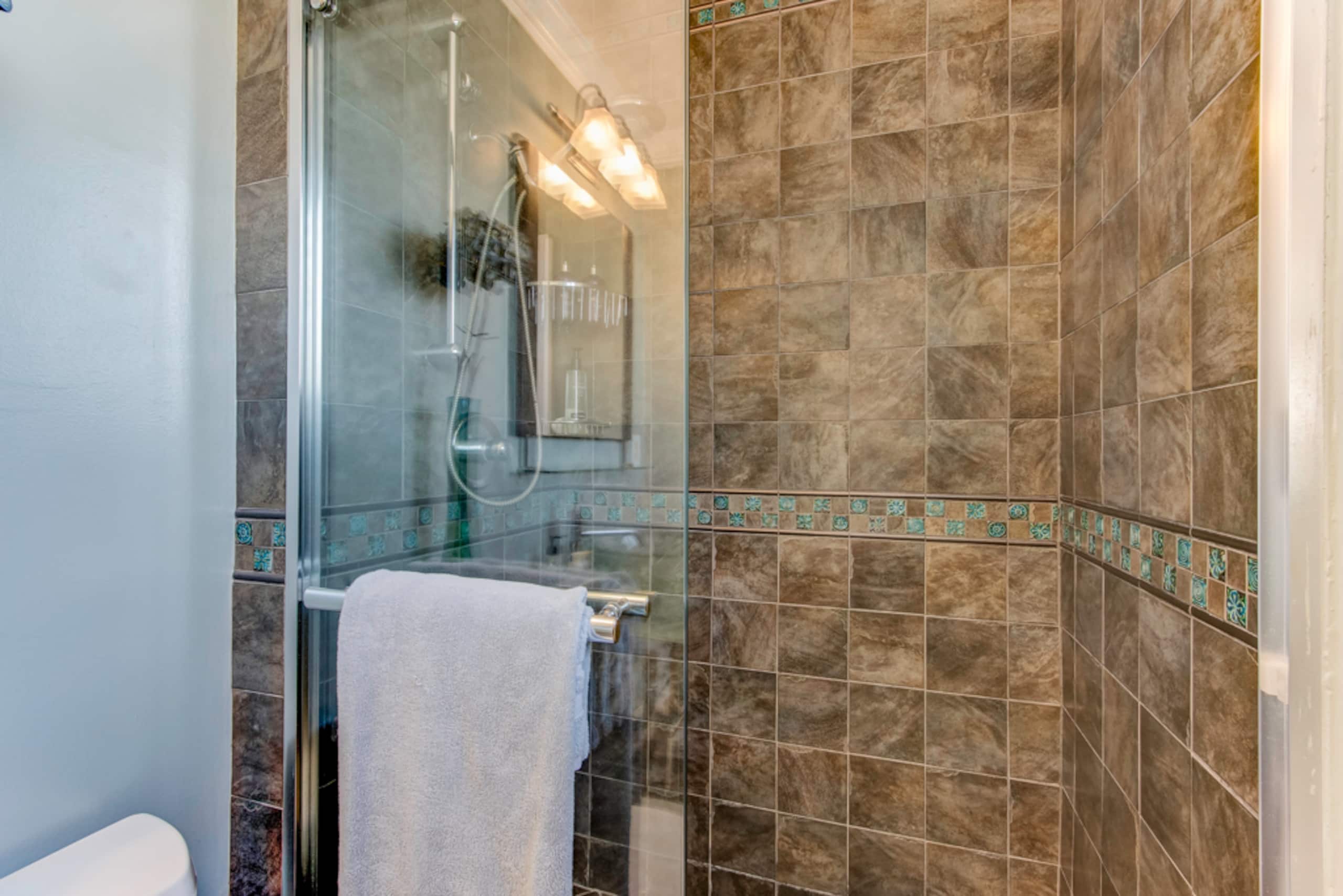 Home in Daly City · ★4.89 · 3 bedrooms · 3 beds · 2 baths - Image 26