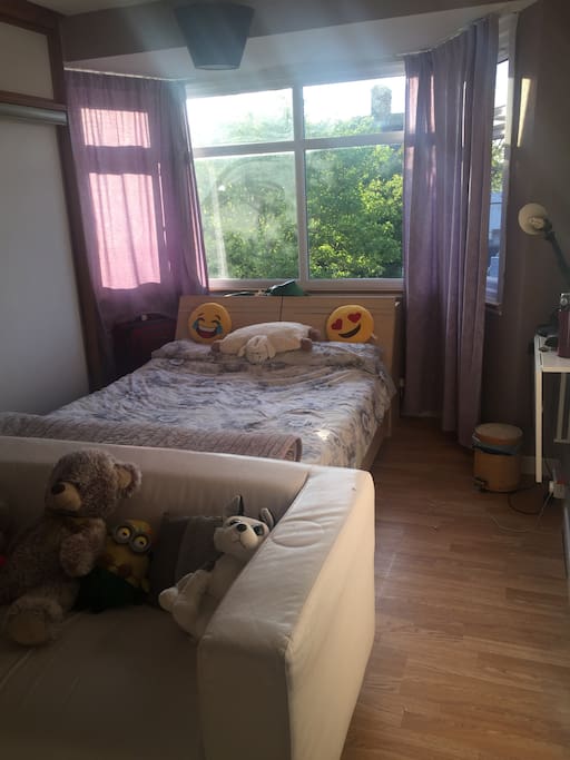 Large double bedroom
