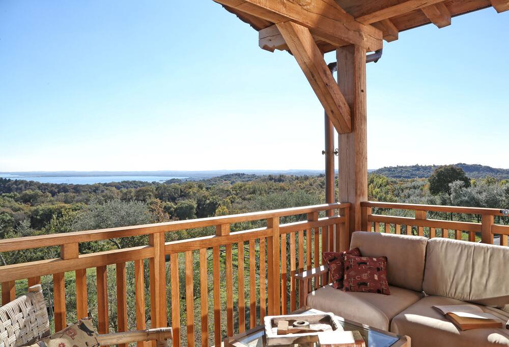 la comodità della terrazza dove rilassarsi