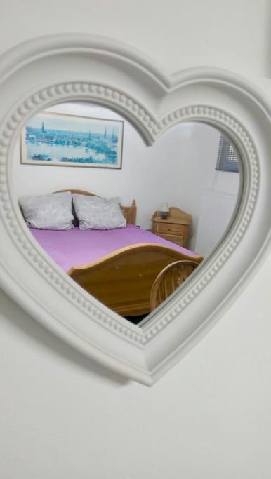 Schlafzimmer, Bett 1,80x2m