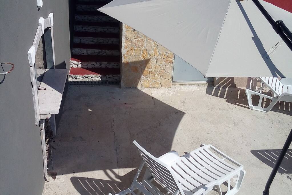 Terrasse mit Grillmöglichkeit