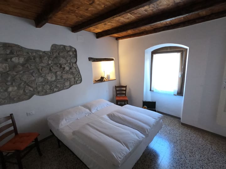 Პირველი სართულის საძინებელი