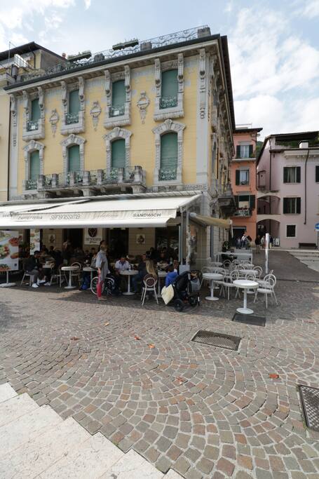 Palazzo storico, ex Hotel Vittoria. Stile Liberty.