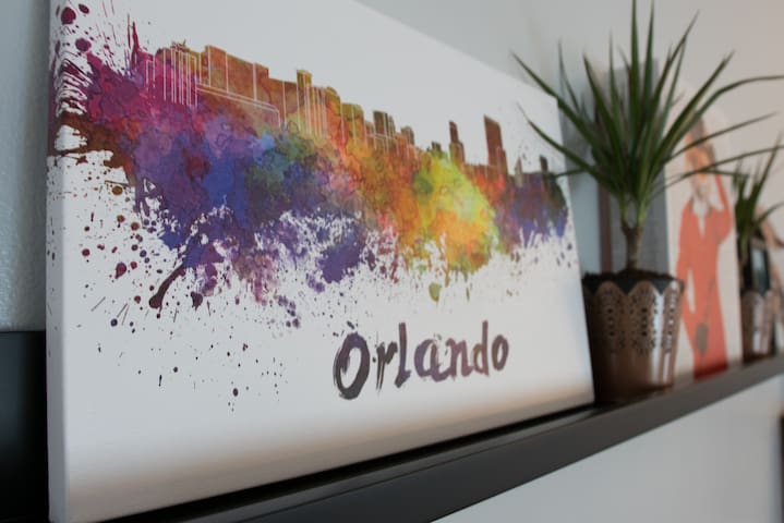 3/2 Home Walking Distance to Universal Studios